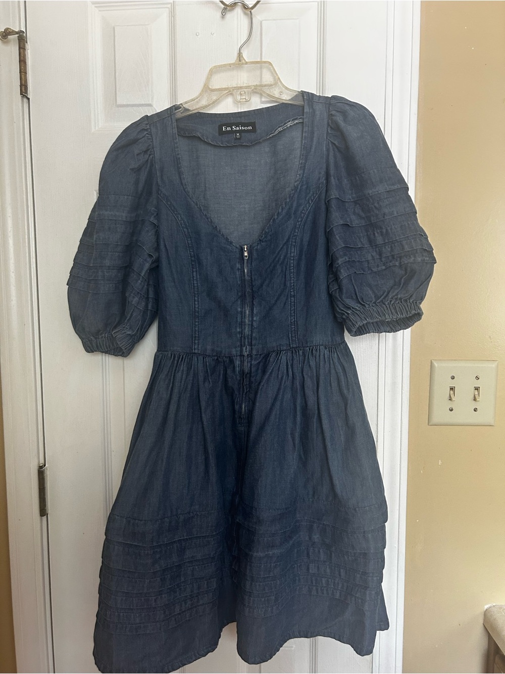 En Saison Medium Blue Denim Puff-Sleeve Dress